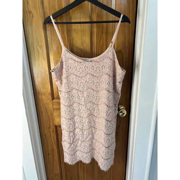 NWT Love Fire Mini Cami Beige Lace Dress SZ LG Coquette Romantic Concert Club - Picture 1 of 5